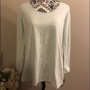 LULAROE Lynnae light mint green top. Size Small